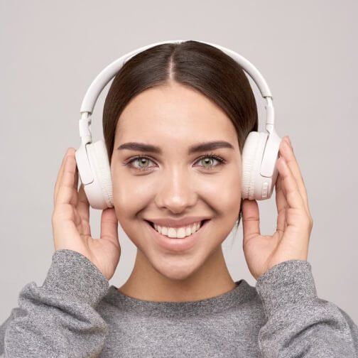 Over-ear headphones digital advertising campaign case study
